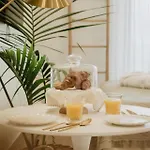 Stylish Overlooking Marina - Mid-term Apartman Lagos