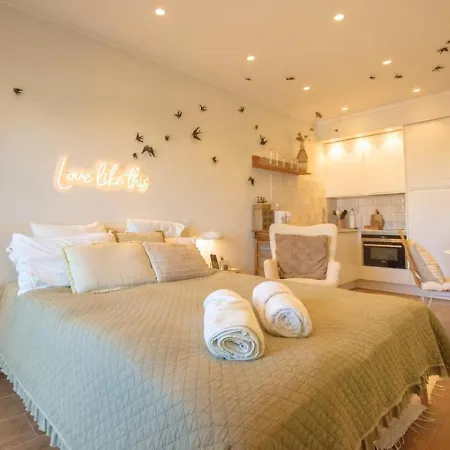 Apartamento Stylish Overlooking Marina - Mid-term *