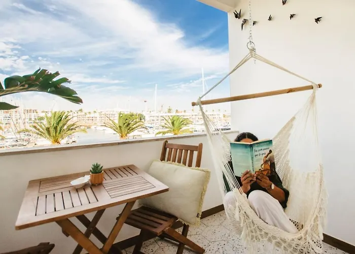 Apartamento Stylish Overlooking Marina - Mid-term Lagos