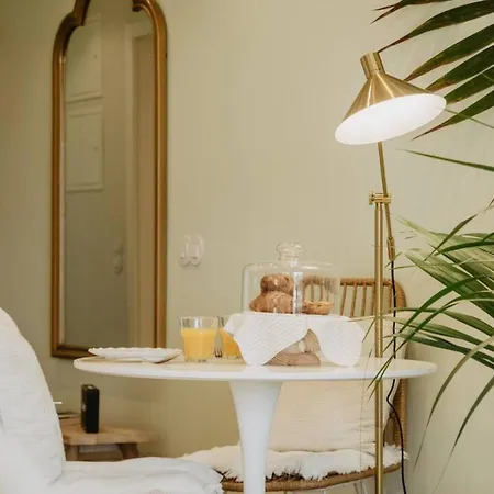 Apartment Stylish Overlooking Marina Lagos