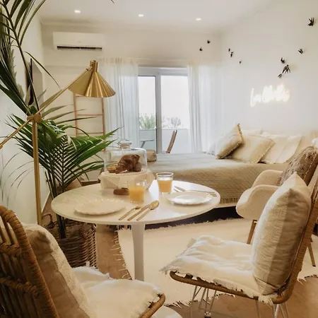 Stylish Overlooking Marina Lagos