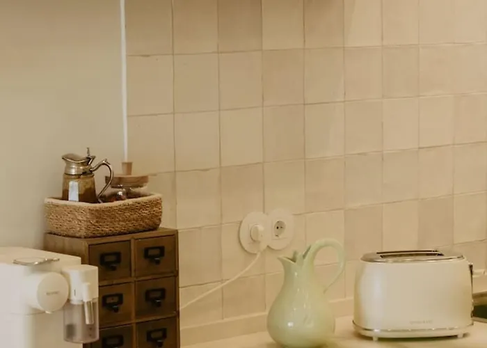 Stylish Overlooking Marina - Mid-term Lägenhet