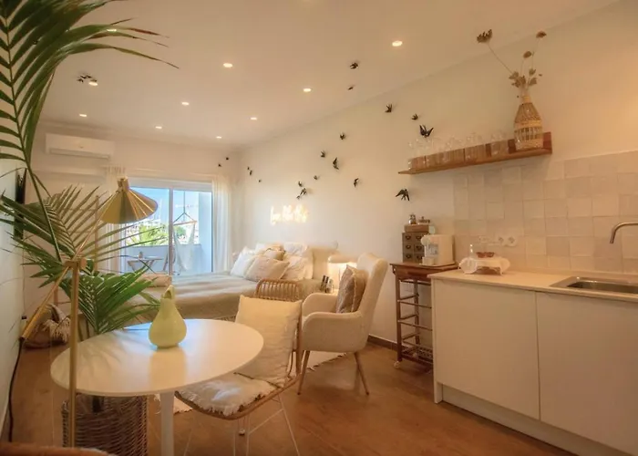 Stylish Overlooking Marina - Mid-term * Лагуш