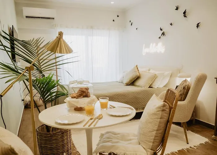 Stylish Overlooking Marina - Mid-term Appartement *