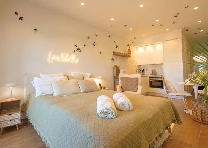 Appartement Stylish Overlooking Marina - Mid-term *